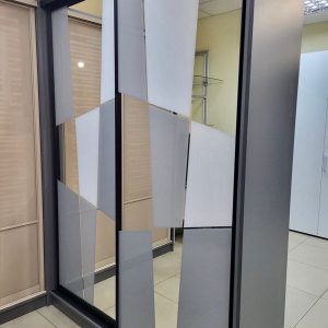 Розсувна система для шафи або ніші